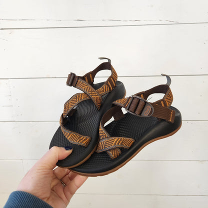 Size 2 | Chaco Kids' Shoes | UBNUU