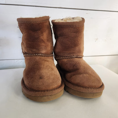 Size 6 | UGG Kids' Shoes | UBNUU