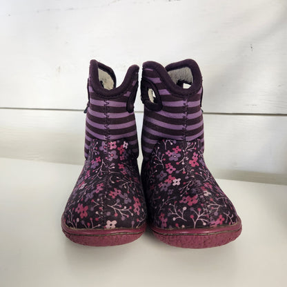 Size 4 | Bogs Kids' Shoes | UBNUU