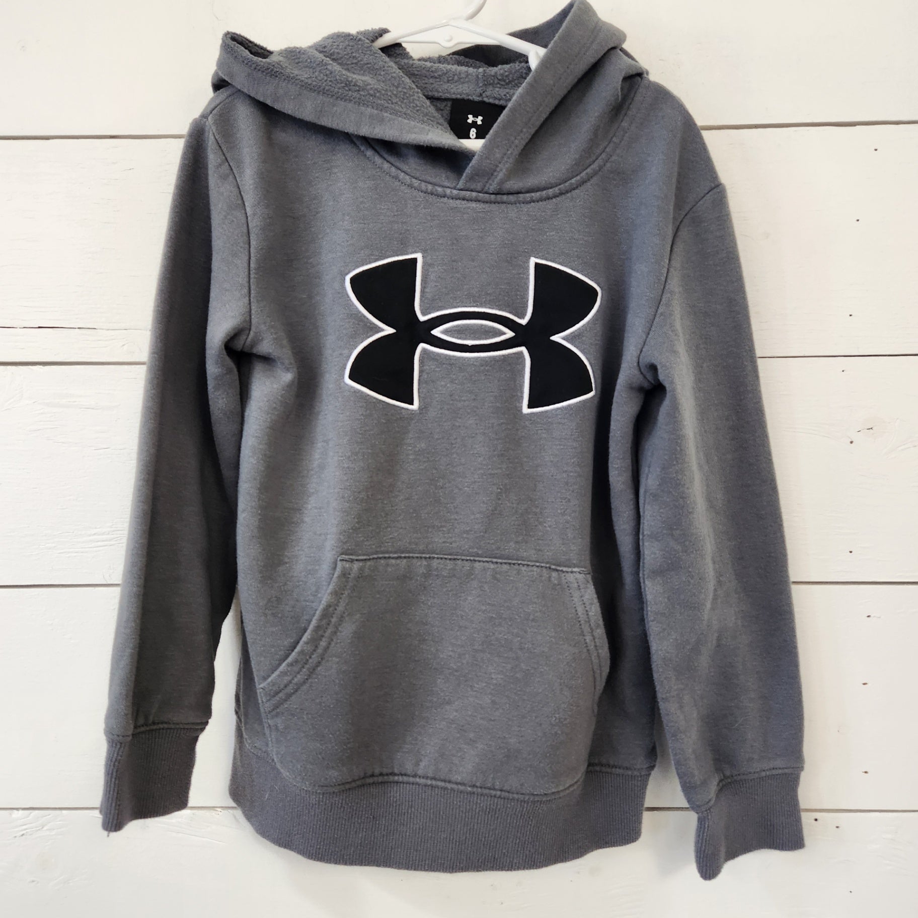 Size 6 | Under Armour Kids' Hoodie | UBNUU