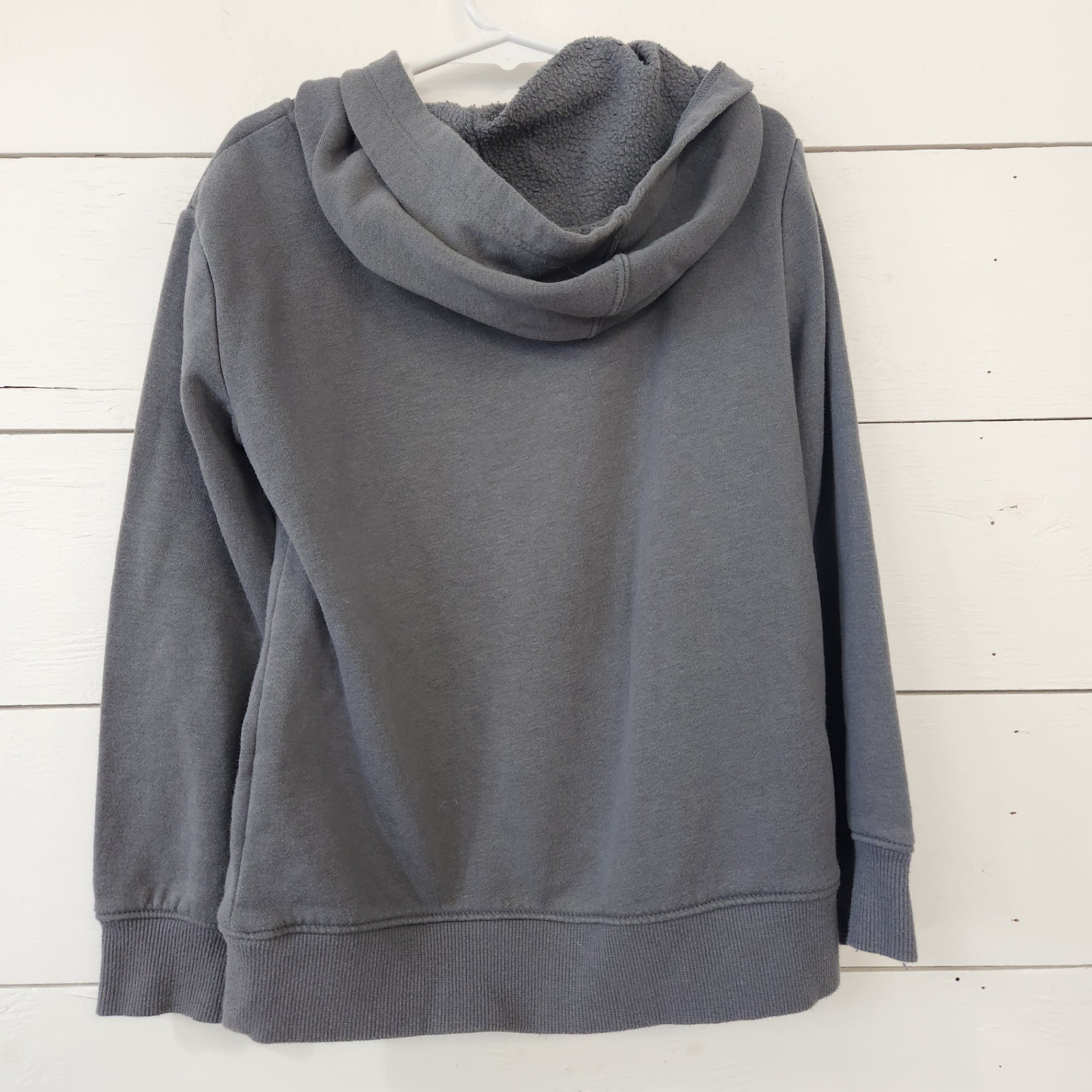Size 6 | Under Armour Kids' Hoodie | UBNUU