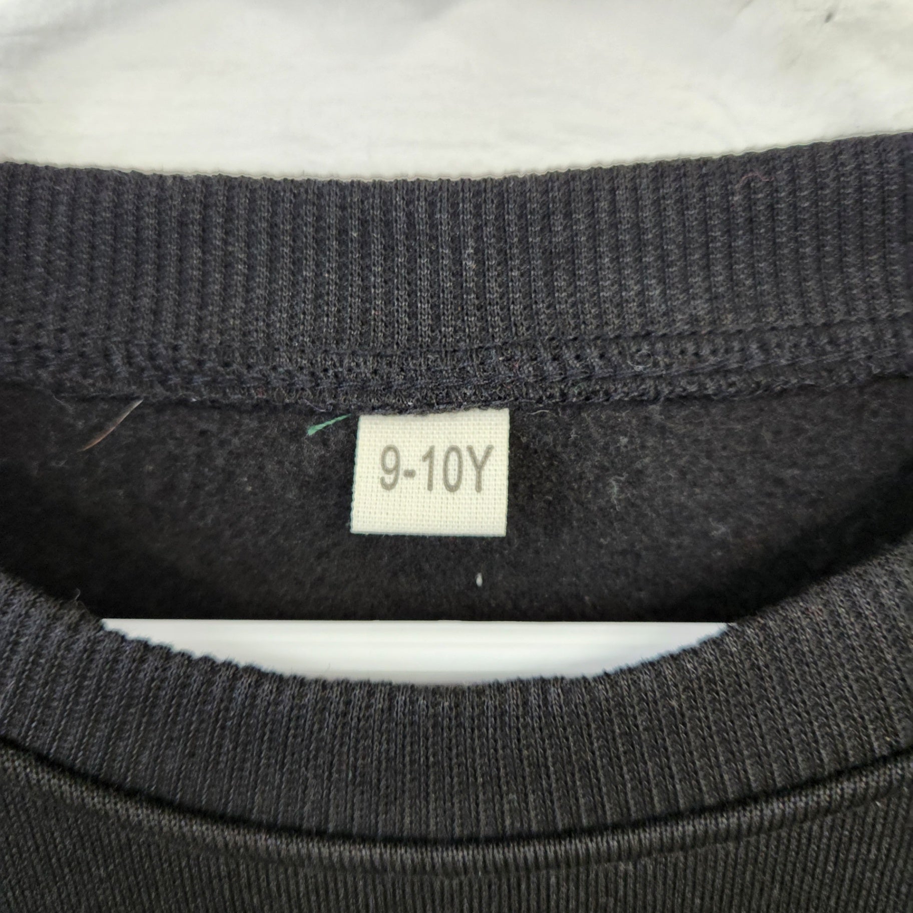 Size 9-10Y | Unknown Kids' Sweatshirt | UBNUU