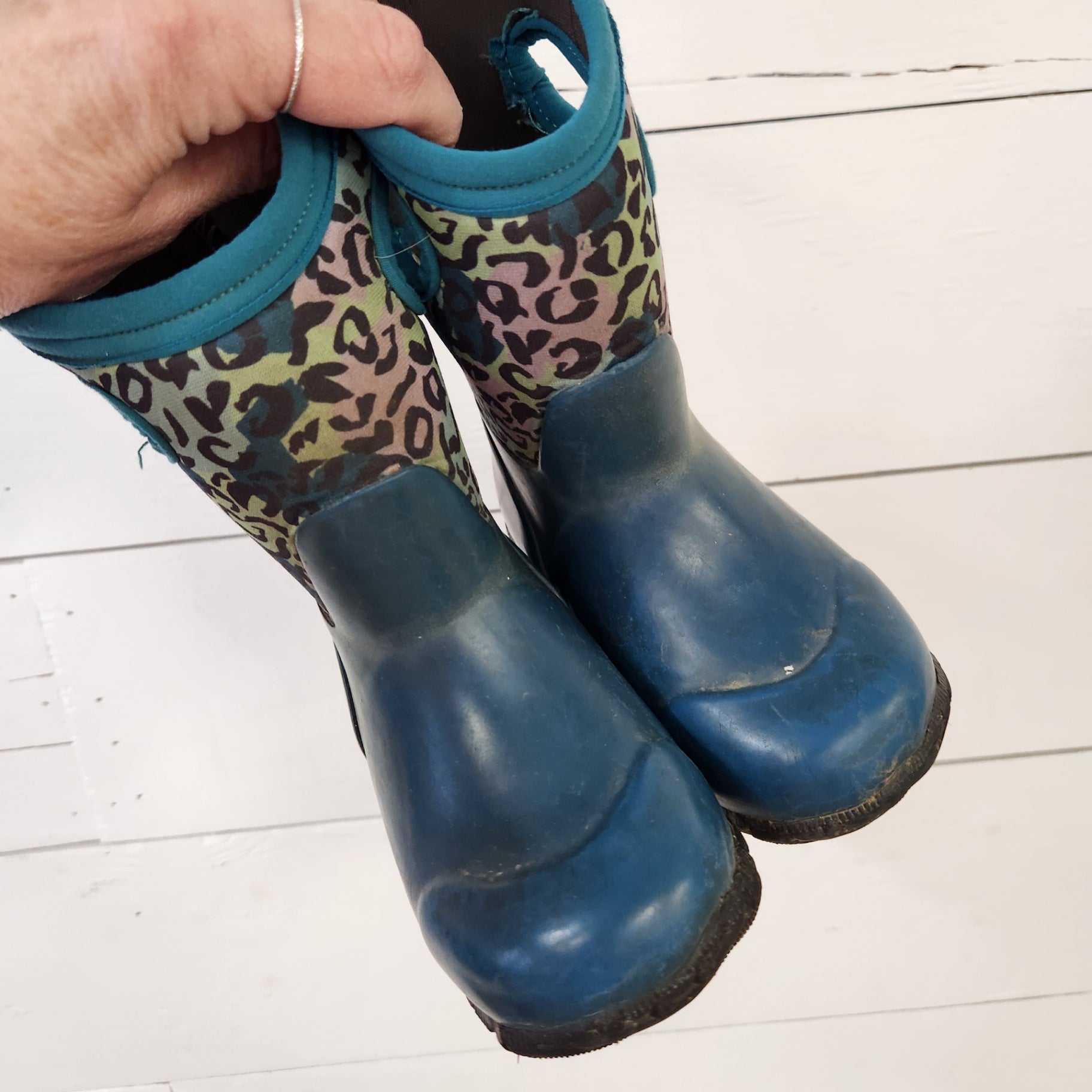 Size 8 | BOGS LEOPARD Kids' Shoes | UBNUU