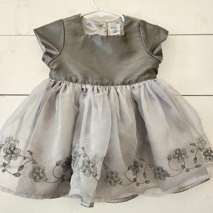 Size 6-12 mos | GAP Kids' Dress | UBNUU