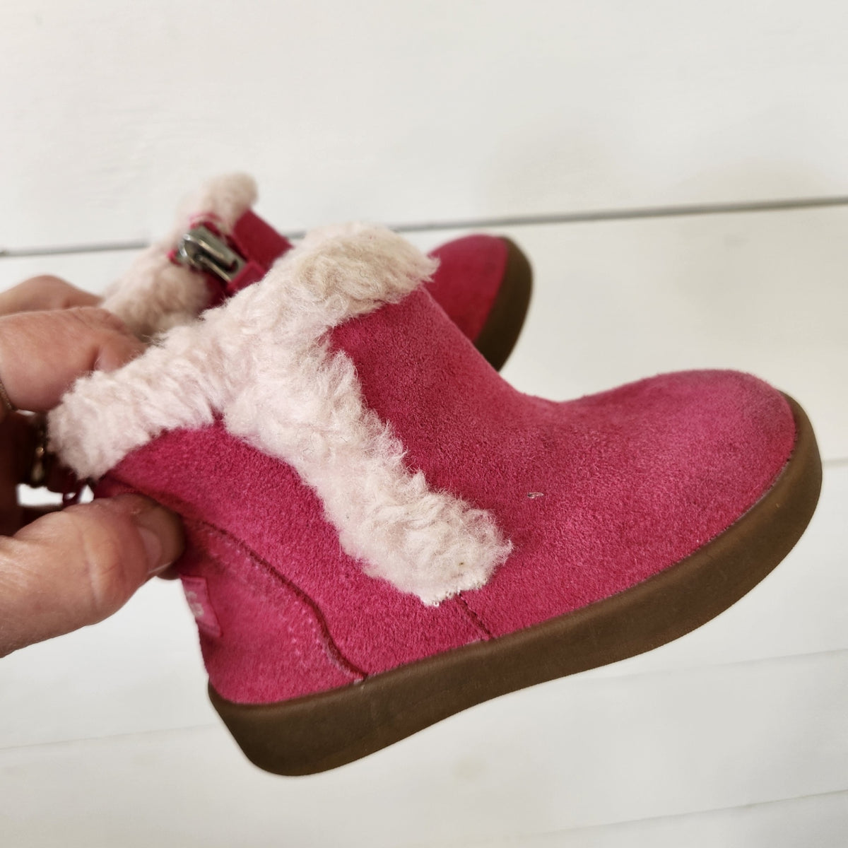 Size 4/5 | UGG Kids' Boots | UBNUU