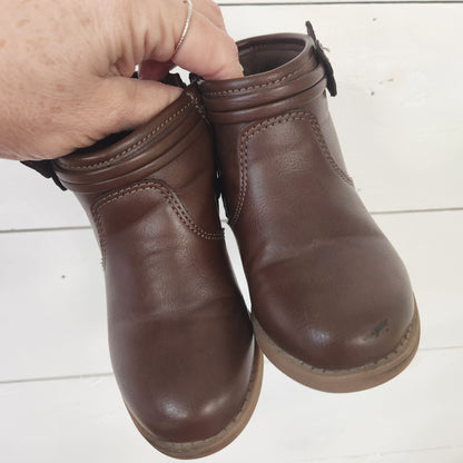 Size 7M | OshKosh B'gosh Kids' Shoes | UBNUU