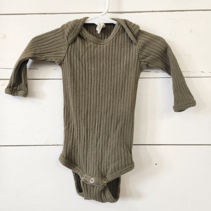 Size 6-12 MO | Kate Quinn Kids' Onesie | UBNUU