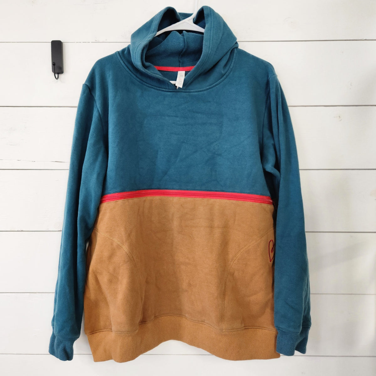 Size XL | Latched Mama Womens Hoodie | UBNUU