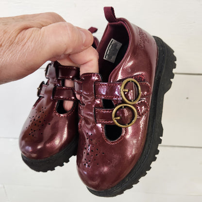 Size 7 | OshKosh Kids' Shoes | UBNUU