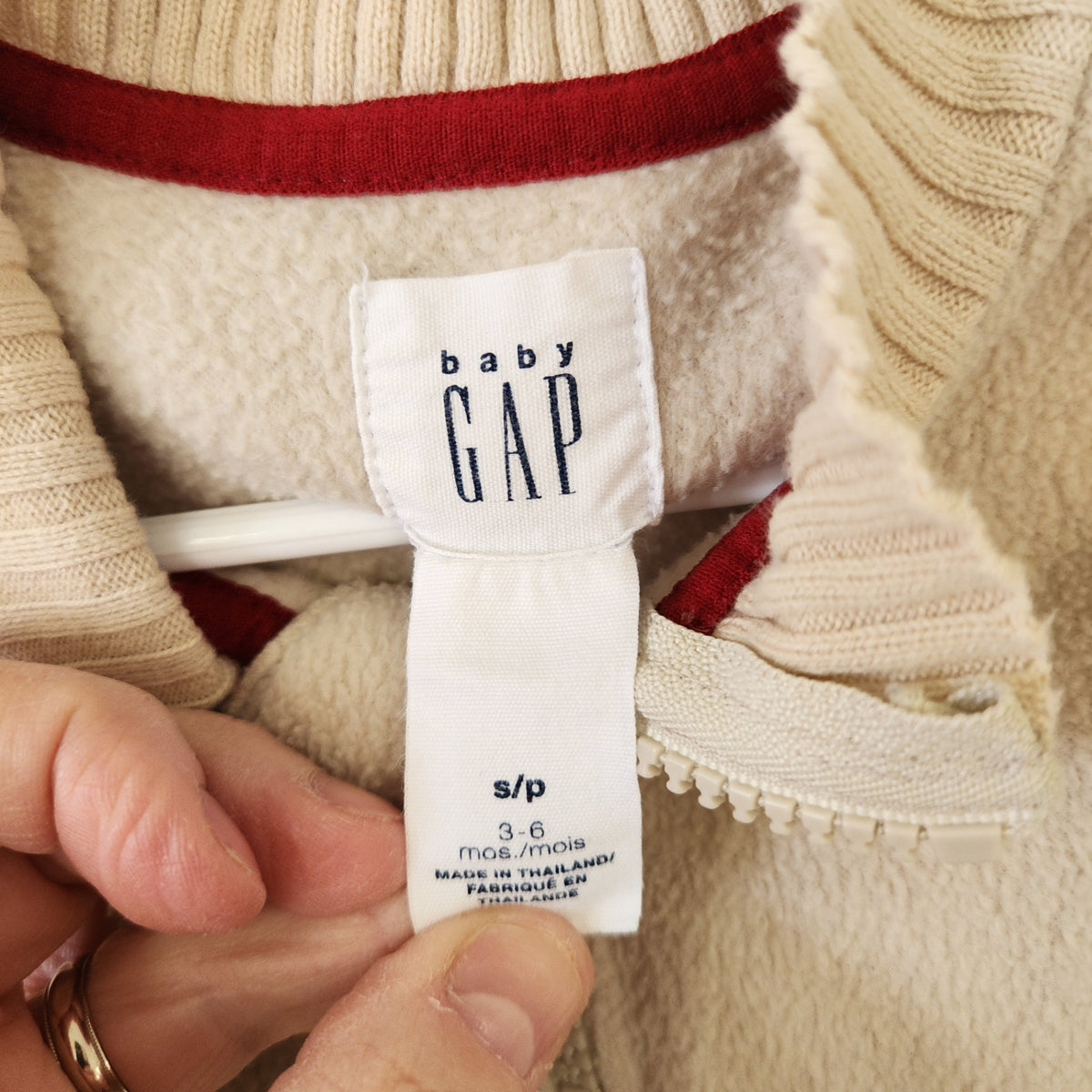 Size 3-6 months | Baby GAP Kids' Sweater | UBNUU