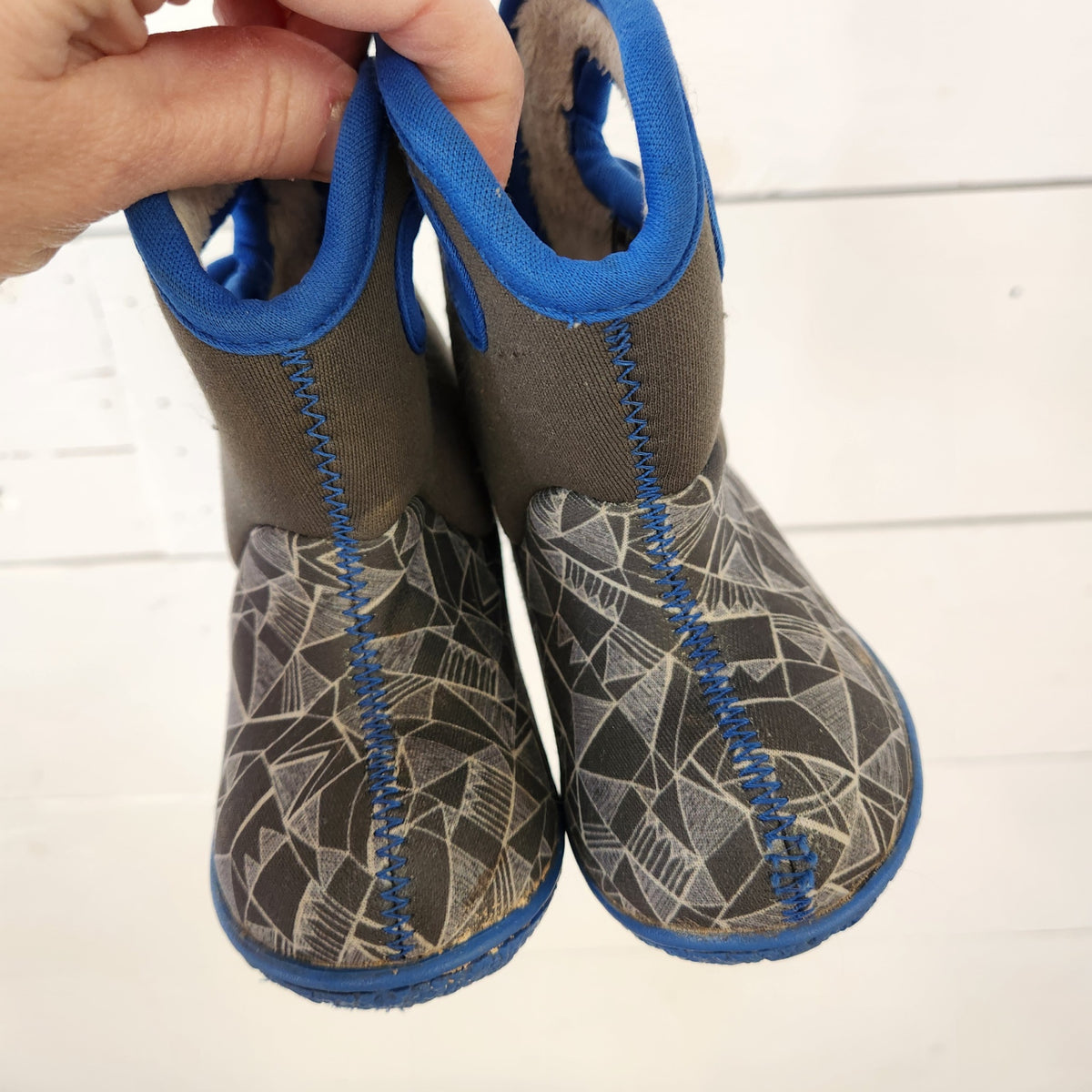 Size 4 | BOGS Kids' Shoes | UBNUU