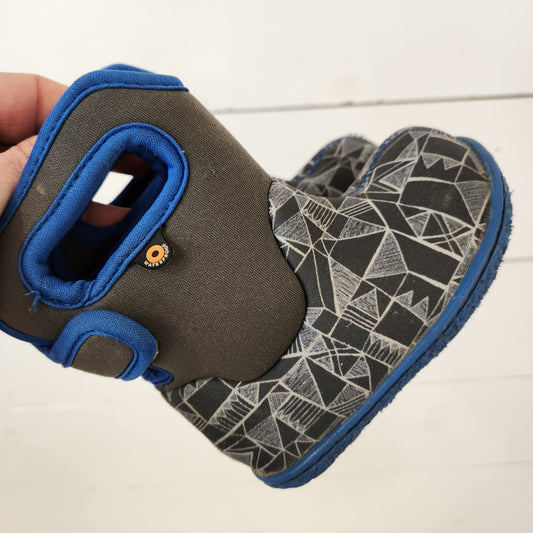 Size 4 | BOGS Kids' Shoes | UBNUU