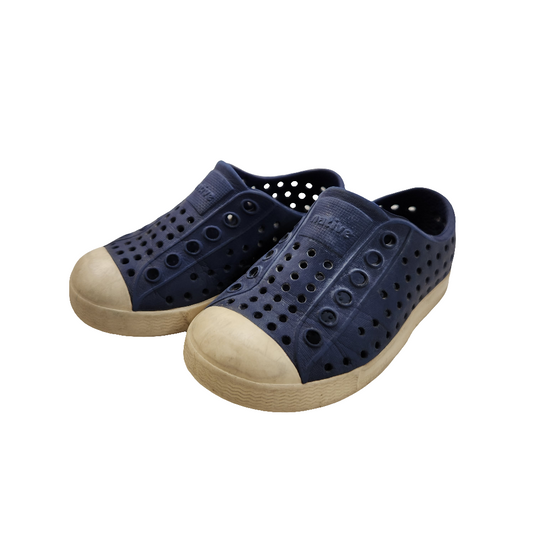 Size 7  | Native Shoes