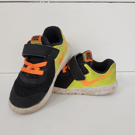 Size 7 | Nike Infant neon/black *wear