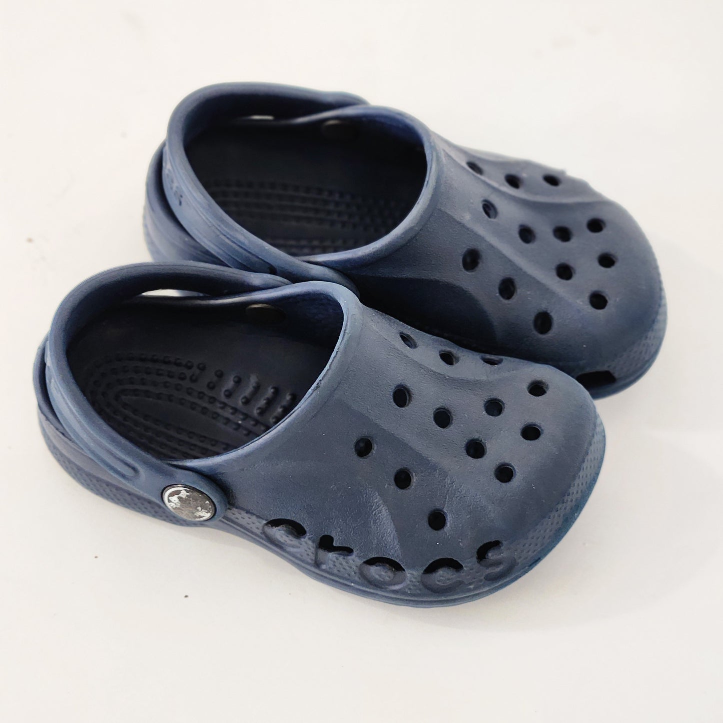 Size 8 | Navy Crocs | UBNUU
