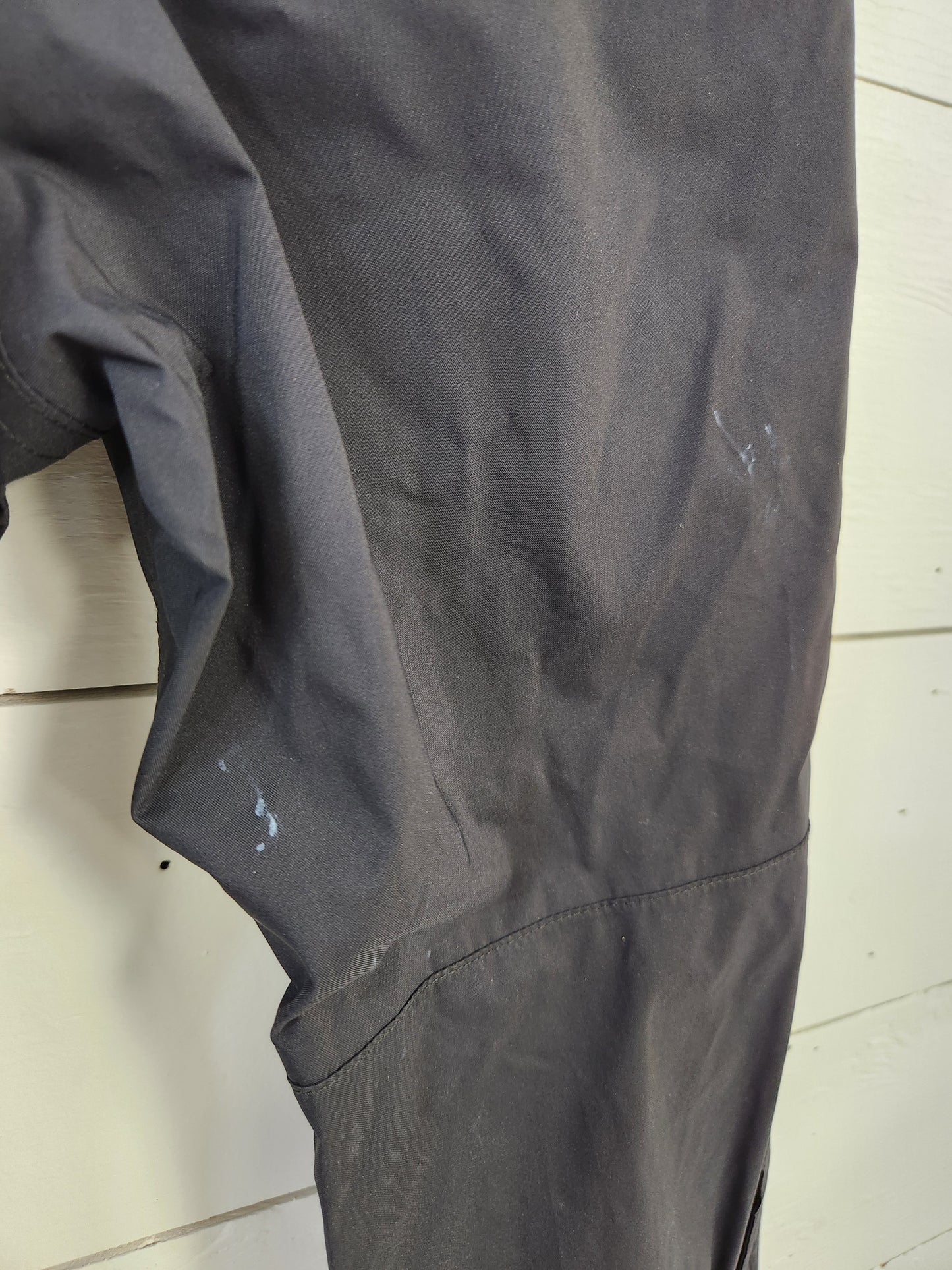 Size 4-5 | REI Black Rain Pants *stain