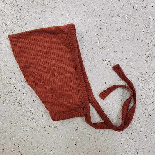 Size 0-3m | Kate Quinn Rust Ribbed Bonnet