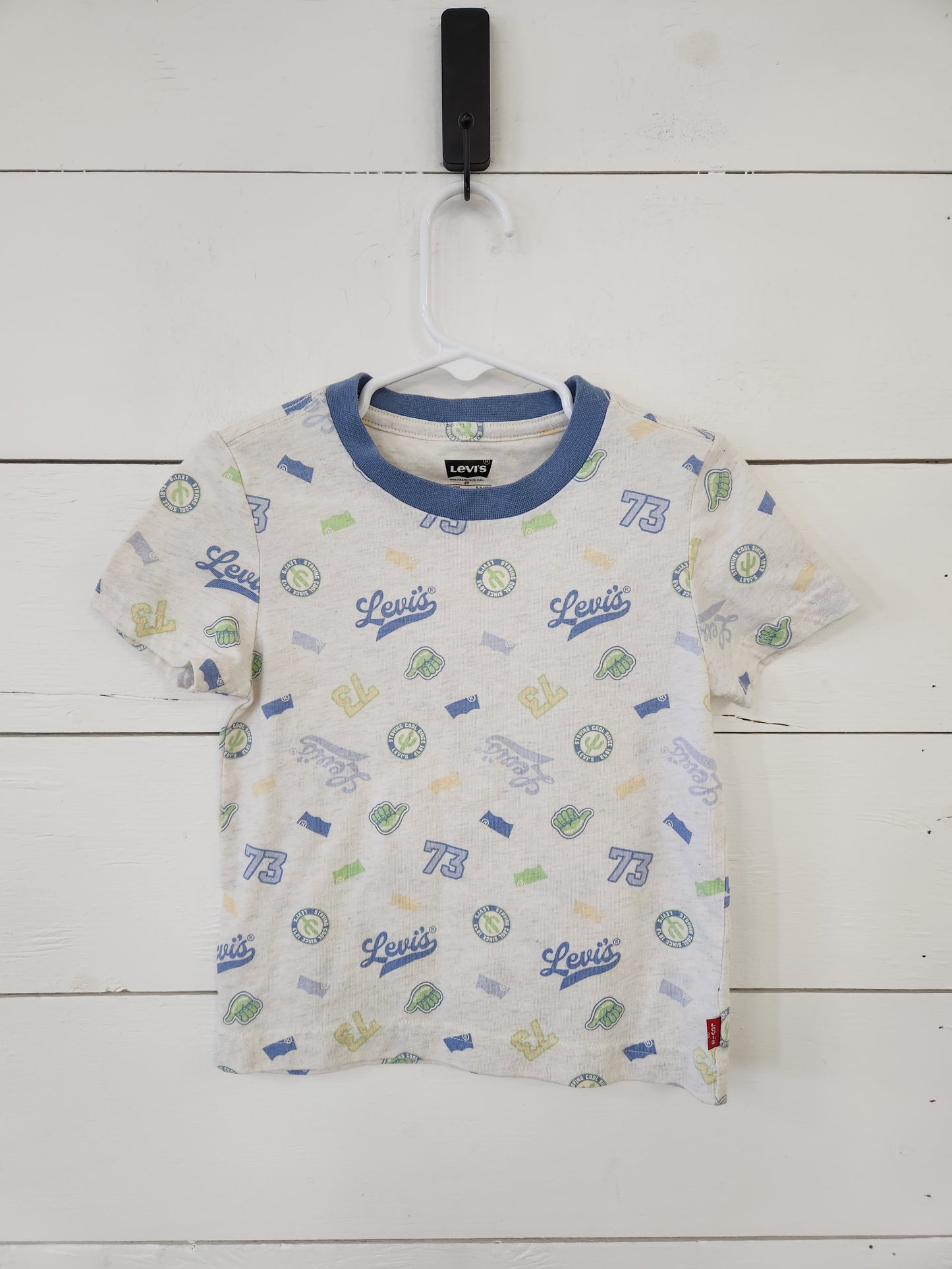 Size 3t | Levi's T-Shirt