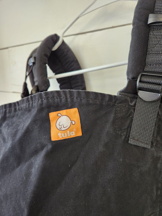 Size OS | Tula Black Carrier