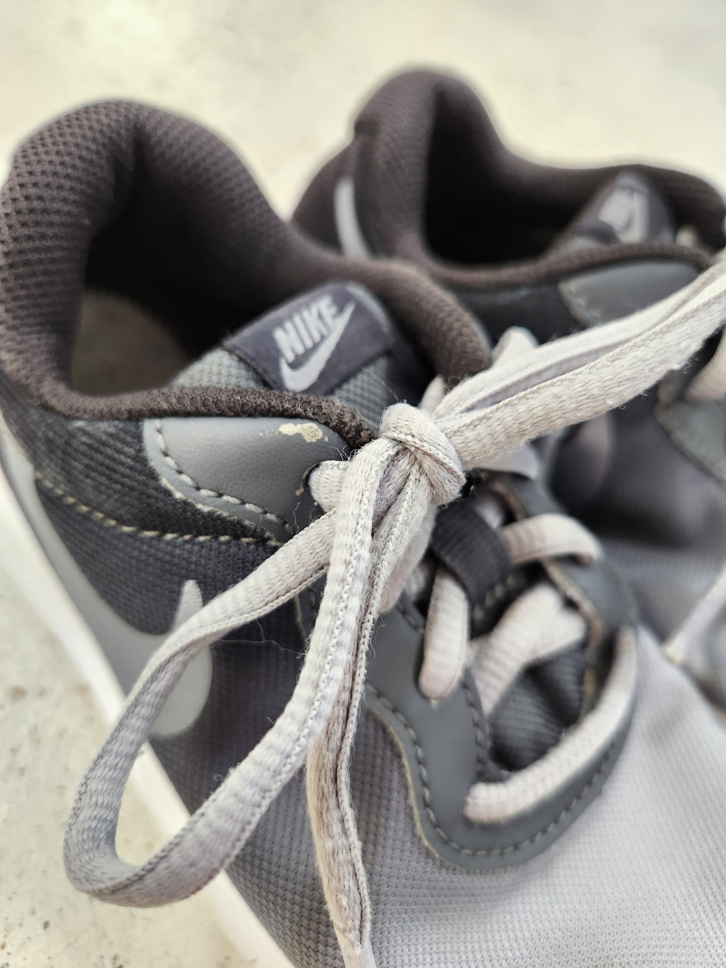 Size 12 | Nike Grey Tennis Shoes *wear