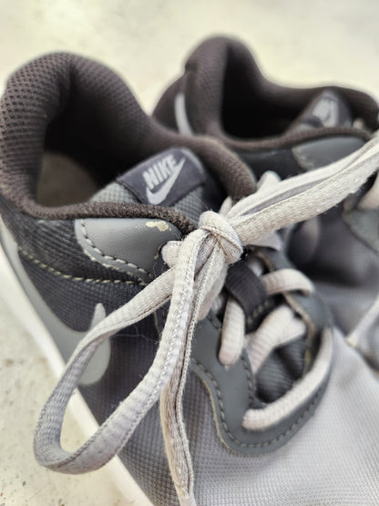 Size 12 | Nike Grey Tennis Shoes *wear