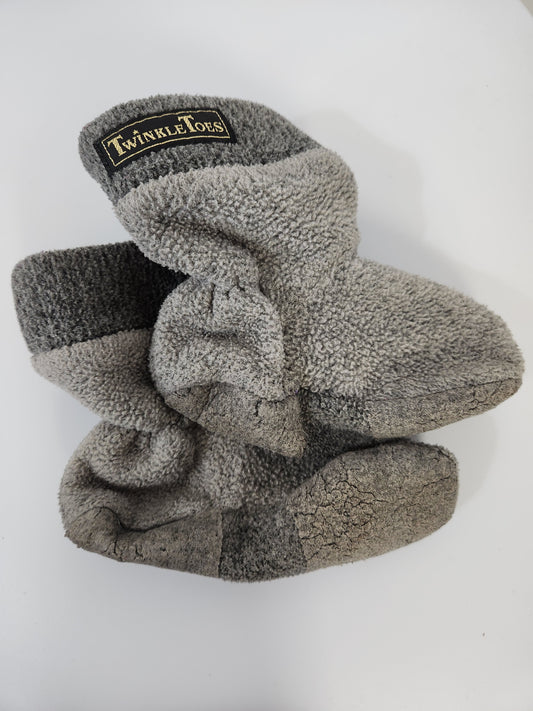 Size 4-5 | Twinkle Toes Grey slipper socks