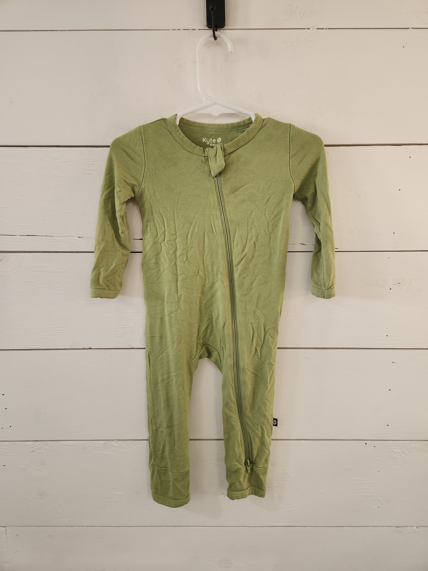 Size 6-12m | Kyte Green Sleeper