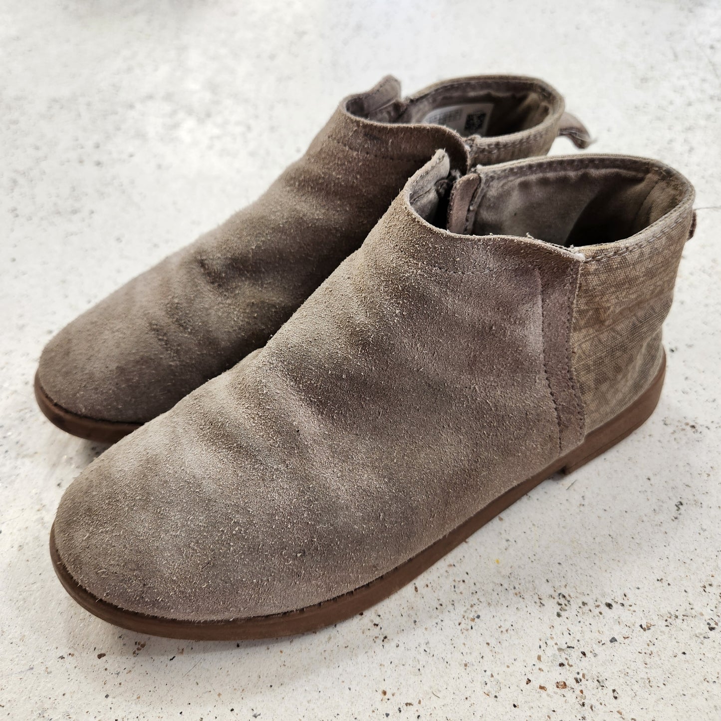 Size 2 | Toms Ankle Booties