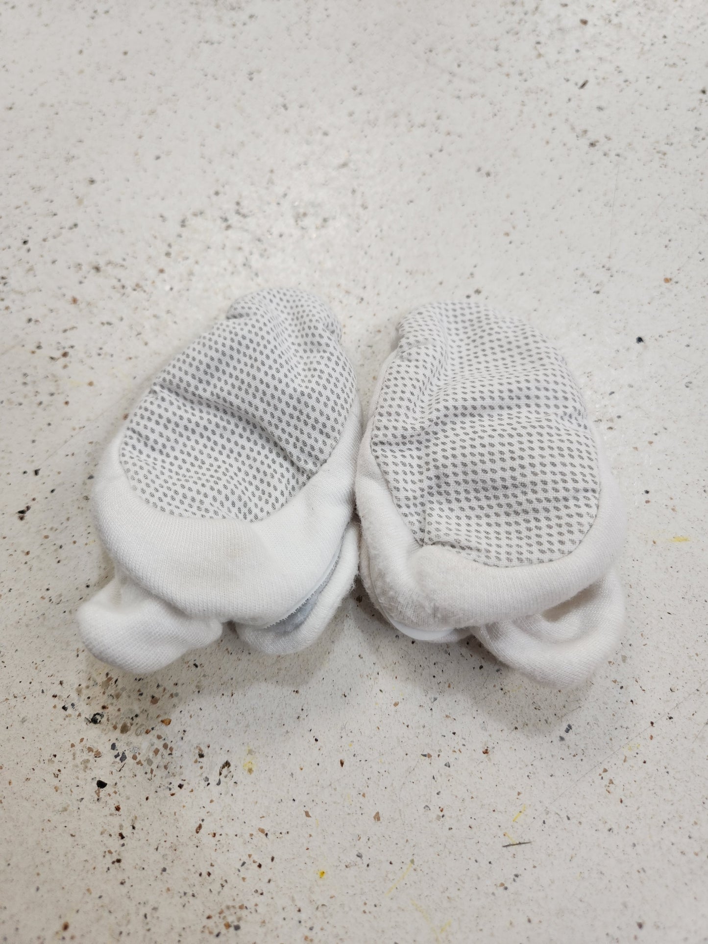 Size 0-3m | Goumi White Booties