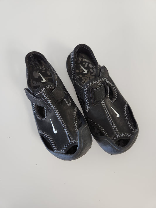 Size 7 | Nike Sandal Shoes