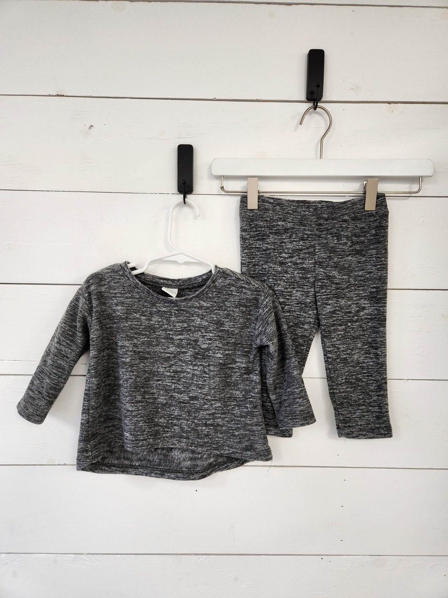 Size 12-18m | Crazy 8 Fleece Lounge Set