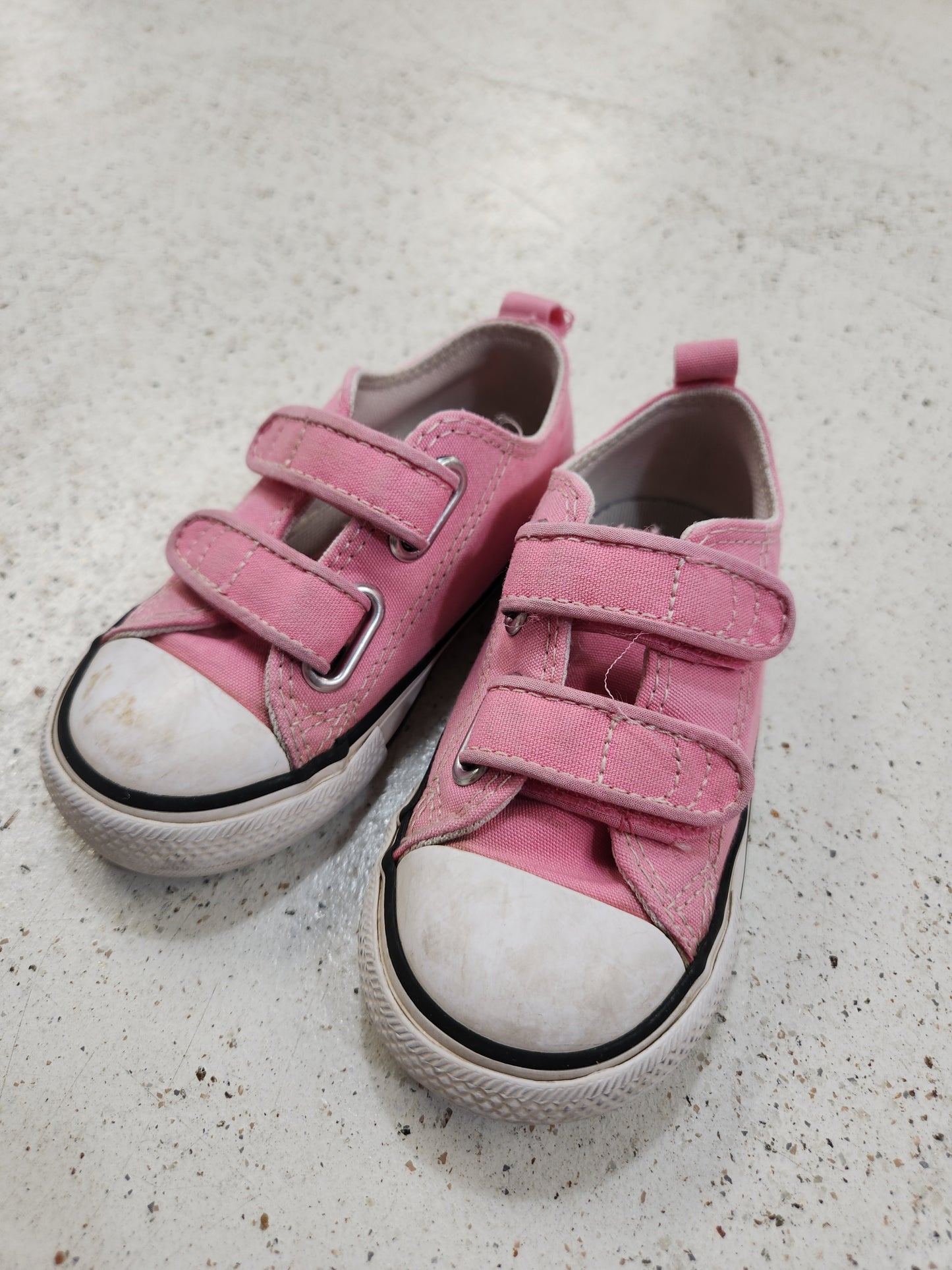 Size 7 | Converse Pink Velcro Shoes