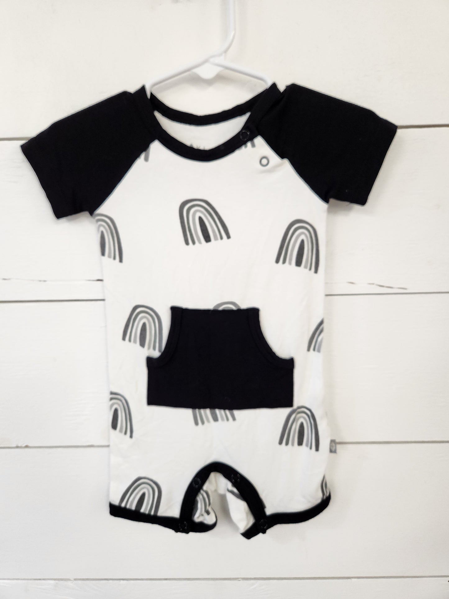 Size 6-12m | Kyte Rainbow Romper w/ Pocket