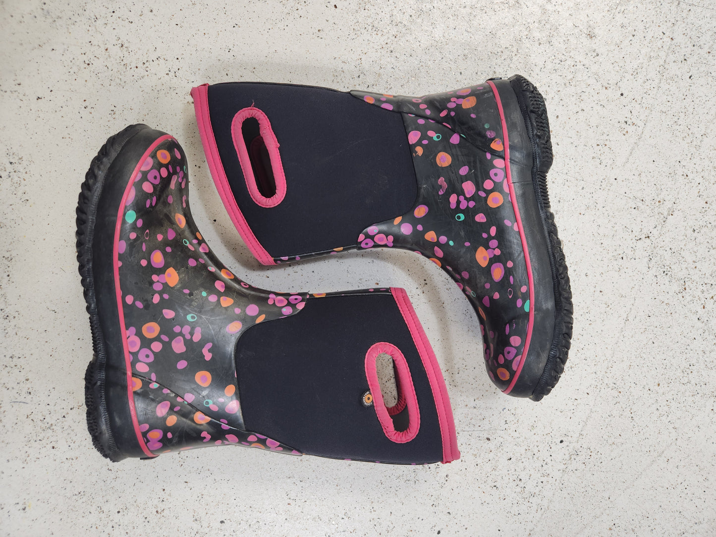 Size 5 | Bogs Black & Pink Boots
