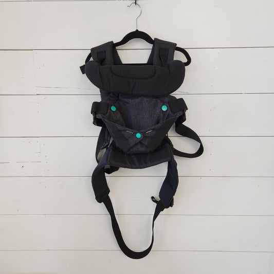 Size OS | Infantino Flip 4-in-1 Convertible Carrier