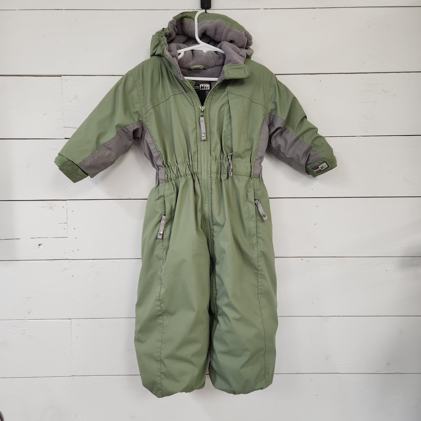 Size 2t | REI Green Snowsuit *paint