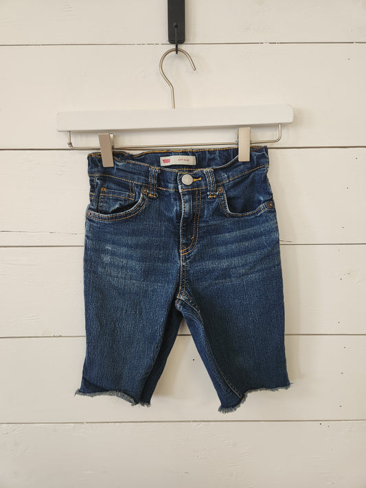 Size 7 | Levi's Denim Shorts