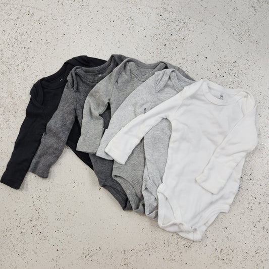 Size nb | Honest Set of 5 Bodysuits