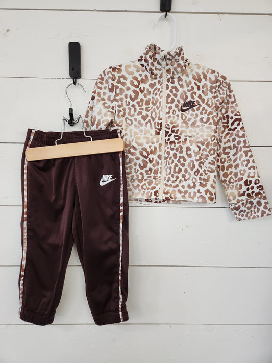 Size 2t | Nike leopard print 2 piece