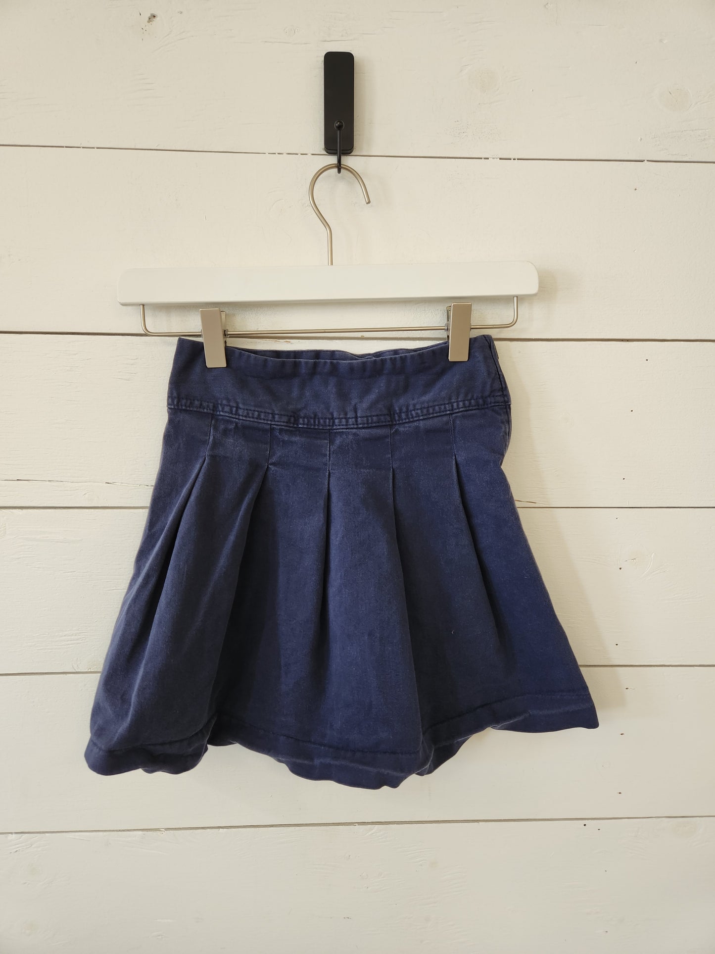 Size 8s | Place Navy Skort