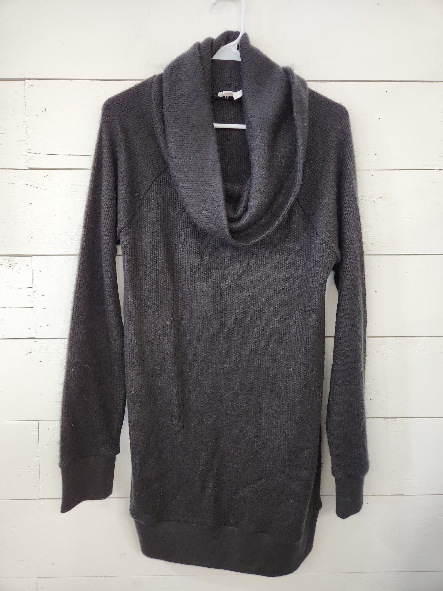 Size L | Ingrid and Isabel knit sweater