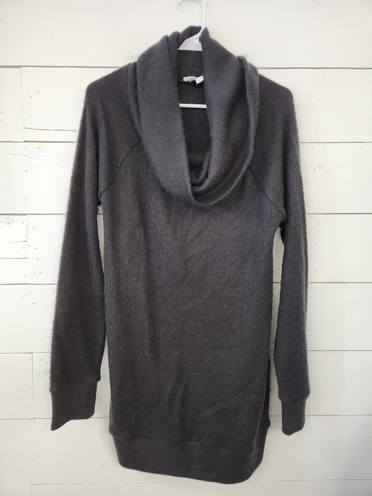 Size L | Ingrid and Isabel knit sweater