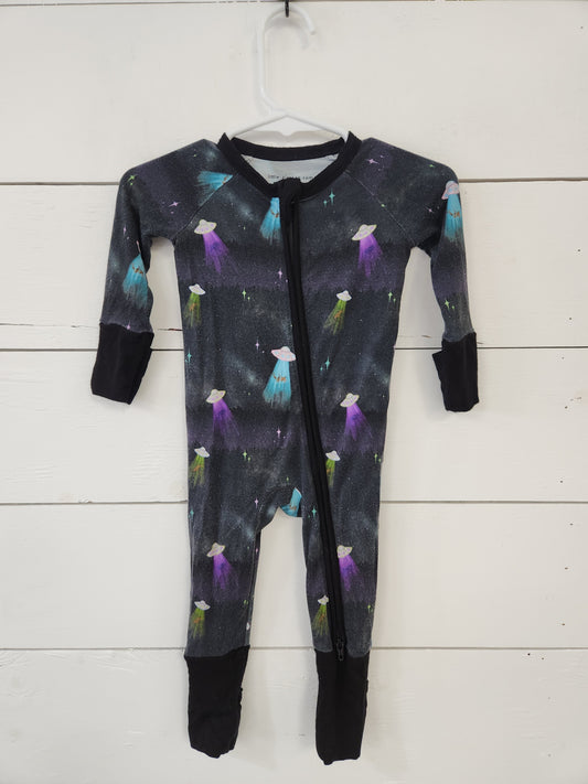 Size 0-3m | Little Alaskan Area 907 Zippered Romper