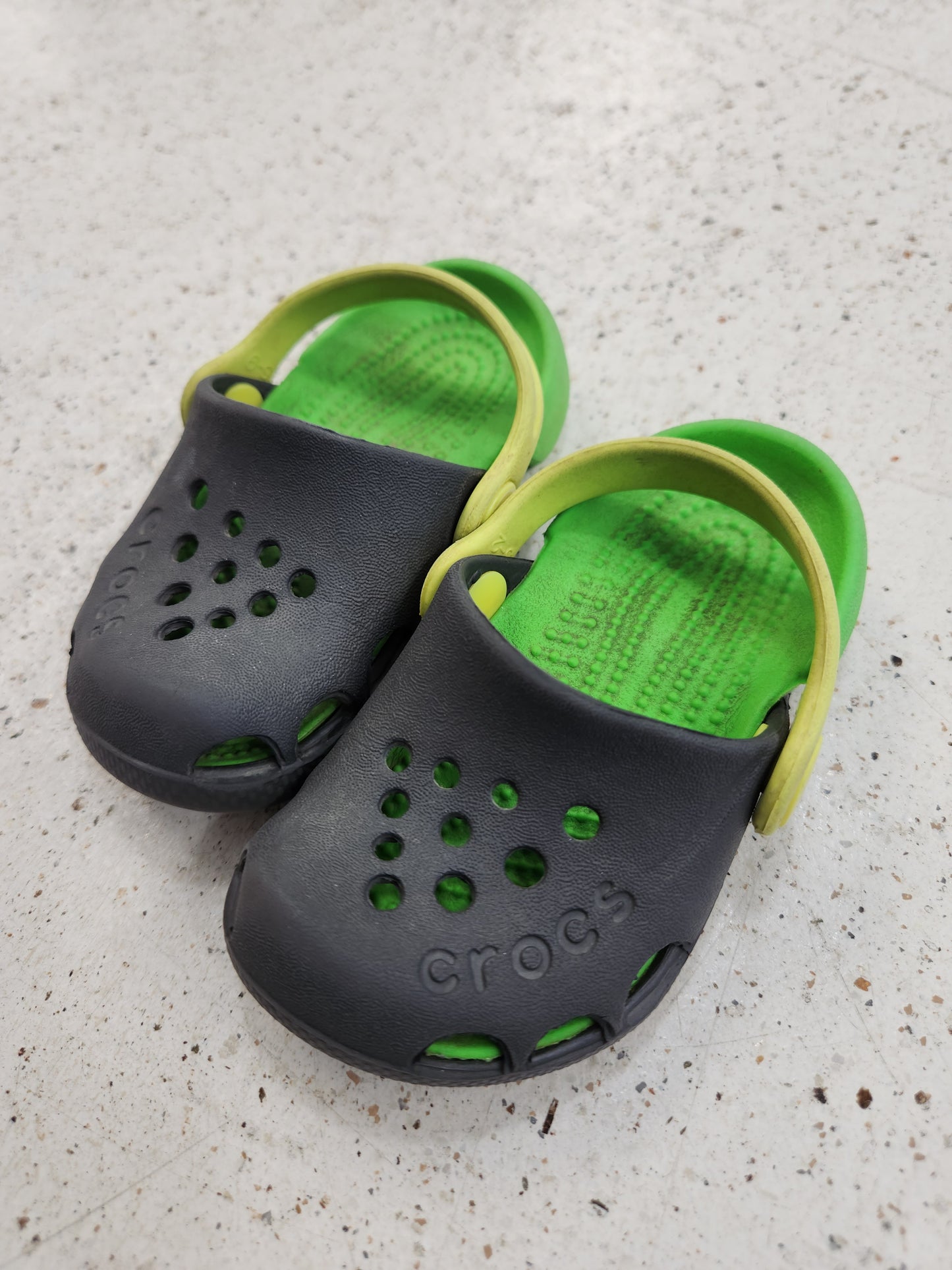 Size 5 | Crocs Black & Green Shoes