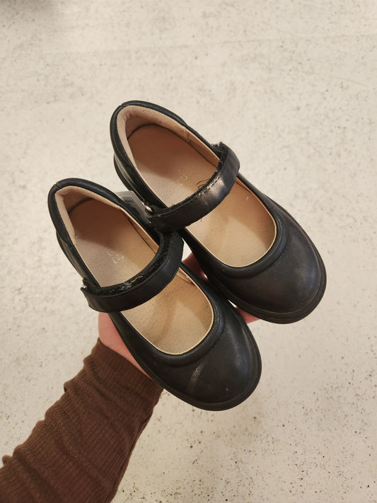 Size 11 | Place Mary Jane Shoes