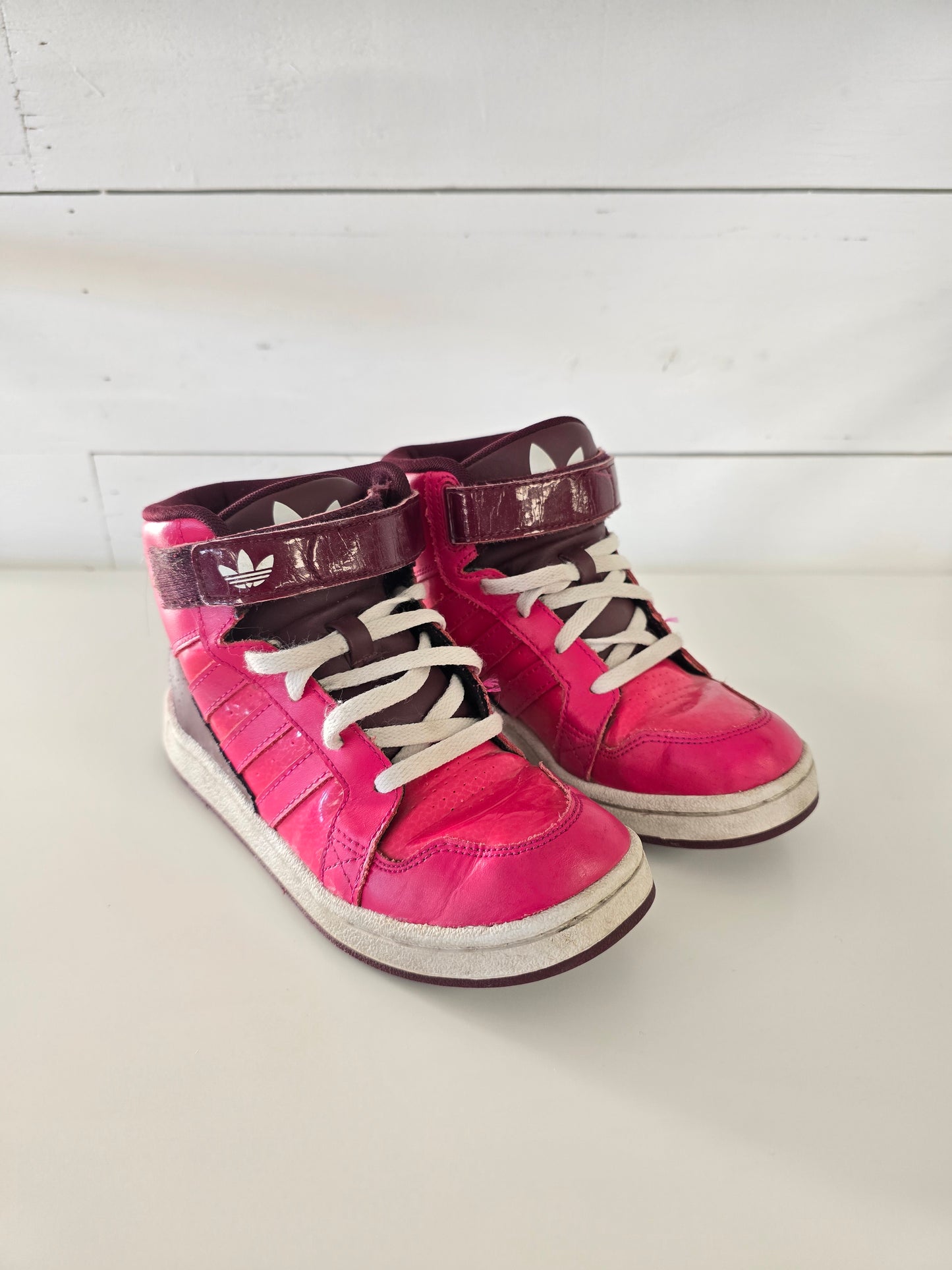 Size 2 | Adidas AR 3.0 Sneakers