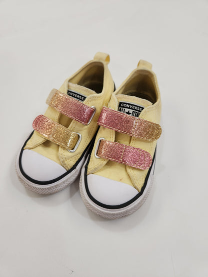 Size 6 | Converse Shoes