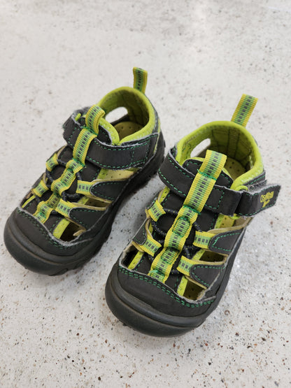 Size 5 | Osh Kosh Green Sandals *wear