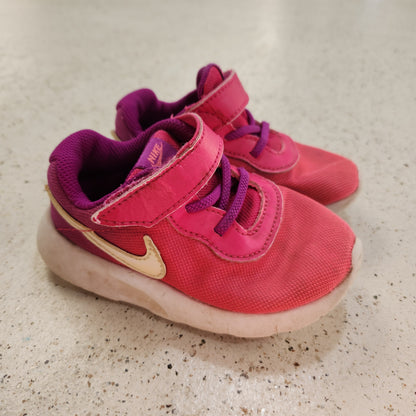 Size 6 | Nike Sneakers