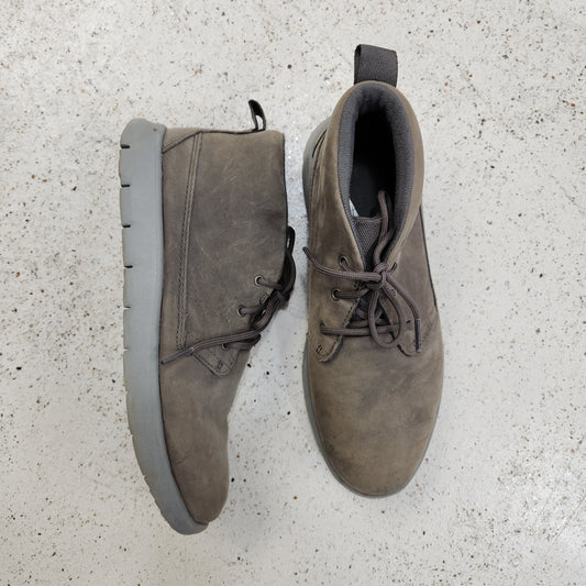 Size 4 | UGG Waterproof Canoe Shoes